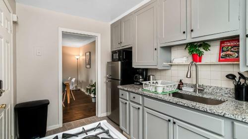Pet Friendly Pleasant Home Near Downtown Detroit