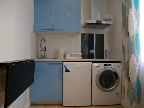 Modern 1 Bedroom Apartment Near The Metro.