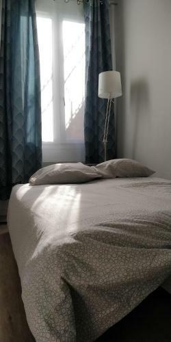 Modern 1 Bedroom Apartment Near The Metro.