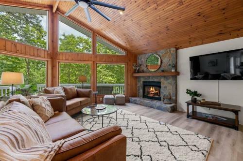 New! Carolina In The Pines- Hot Tub- Firepit!