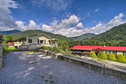 Smoky Mountain Solace Home In Maggie Valley