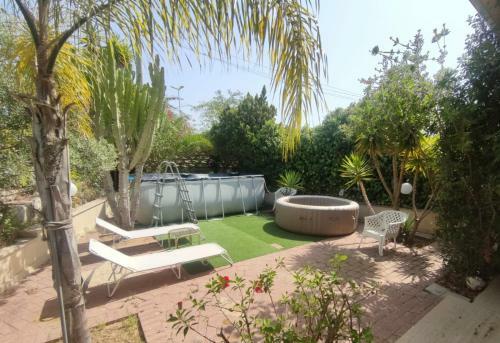 In Villa Con Piscina E Jacuzzi A San Leone