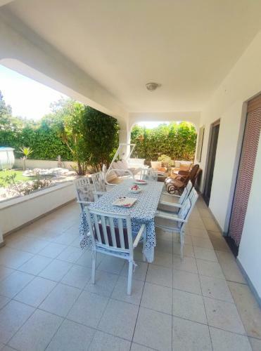 In Villa Con Piscina E Jacuzzi A San Leone