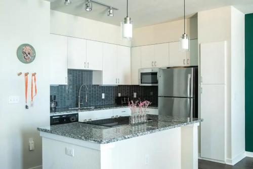 Cozysuites 1br South Congress Apartment W Pool