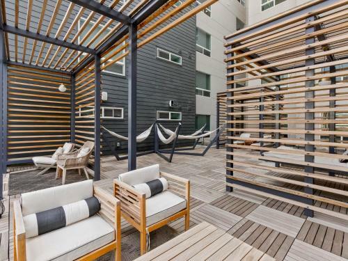 Chic 1br Apartment W Balcony By Stay Gia