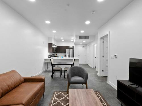 Chic 1br Apartment W Balcony By Stay Gia