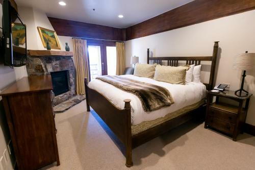 Luxury Four Bedroom Multi-level Townhouse Townhouse