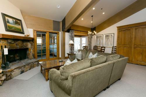 Luxury Three Bedroom Suite With Three Kings Apartment Hotel