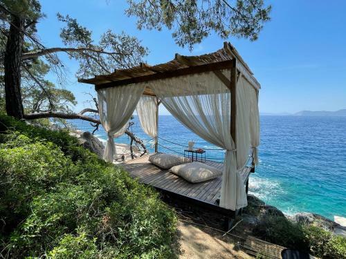 Hotel Lov Faralya Beach & Nature Retreat