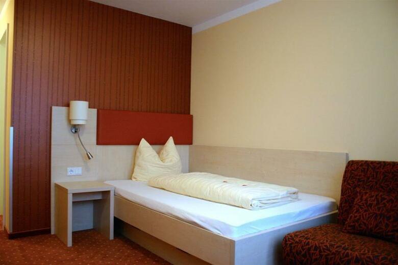 Hostal Hotel Petzengarten