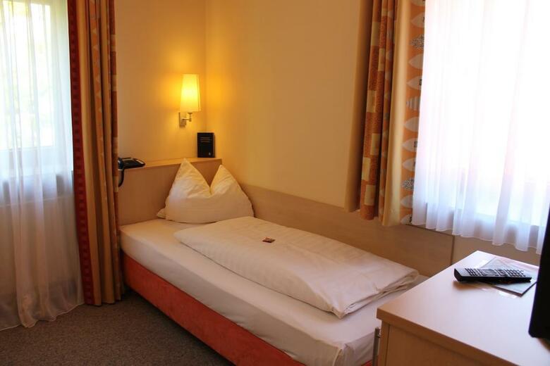 Hostal Hotel Petzengarten