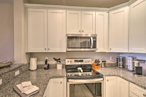 Modern Cape Coral Condo About 5 Miles To Beach!