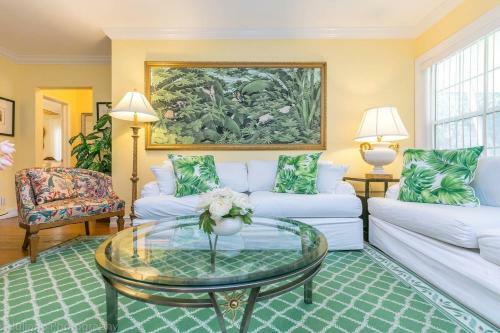 Villa Floral Oasis