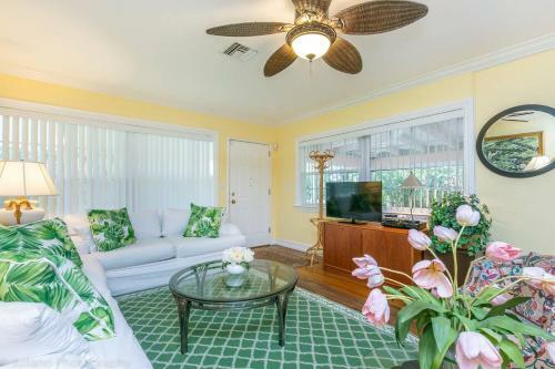 Villa Floral Oasis