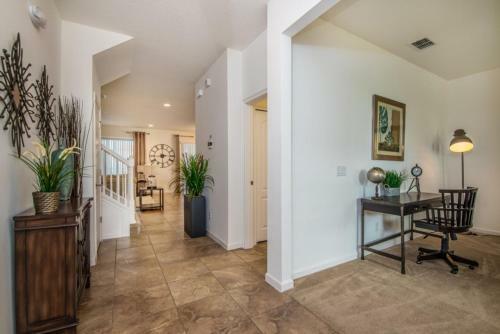 Desirable Solterra - 6 Bdm With Pool Spa Villa