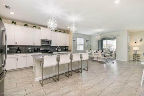 Luxurious Comfort - 6 Bdm Villa With Pool & Game Rm Villa