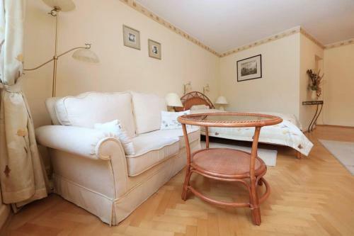 Lucky 13 - Bright Apartment Just By The Sea