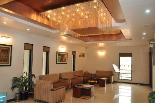 Hotel Rama Residency