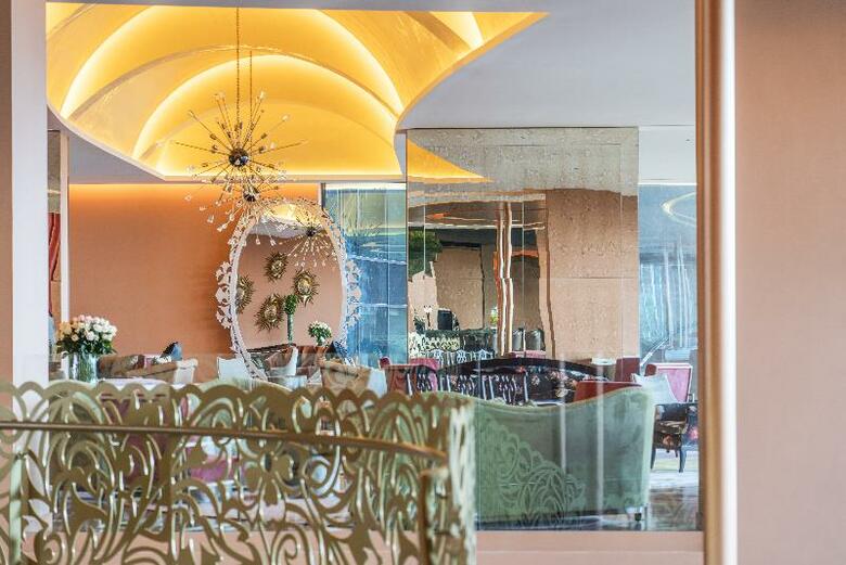 Hotel Savoy Palace