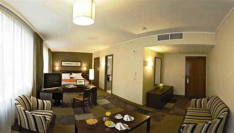 Hotel Pullman Santiago El Bosque