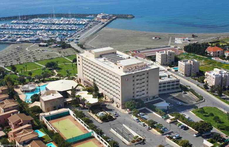 Hotel St Raphael Resort
