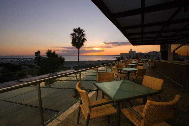 Hotel St Raphael Resort