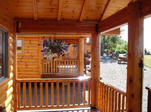 Cabins On The Bluff