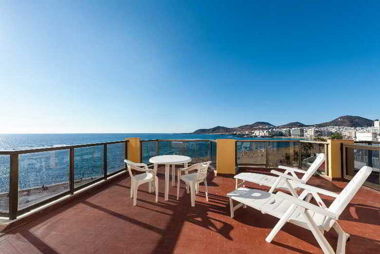Apartamentos Colon Playa