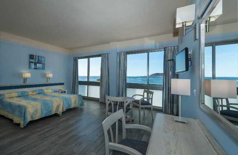 Apartamentos Colon Playa