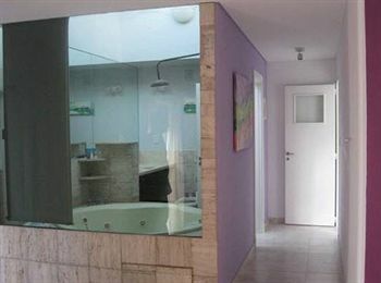 Hotel Reyna Violeta