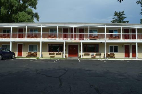 Cozy Corner Motel