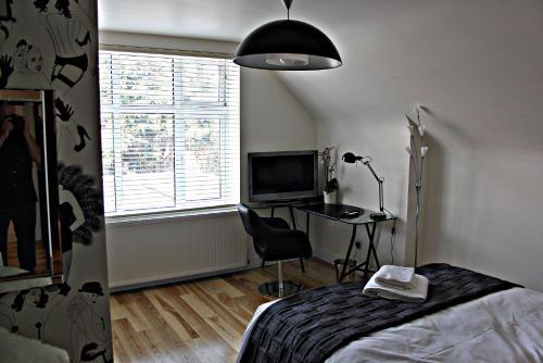 Bed & Breakfast Stay 2a