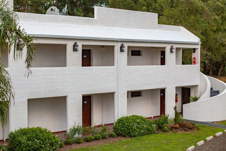 Hotel Howard Johnson By Wyndham Express Inn Ituzaingo