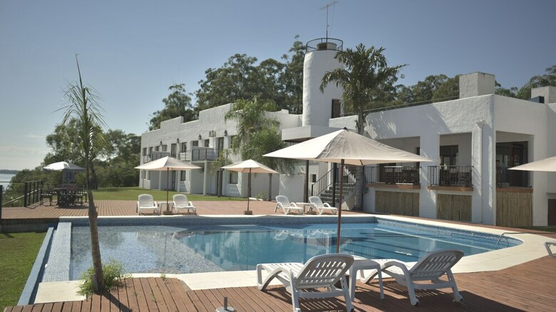 Hotel Howard Johnson By Wyndham Express Inn Ituzaingo