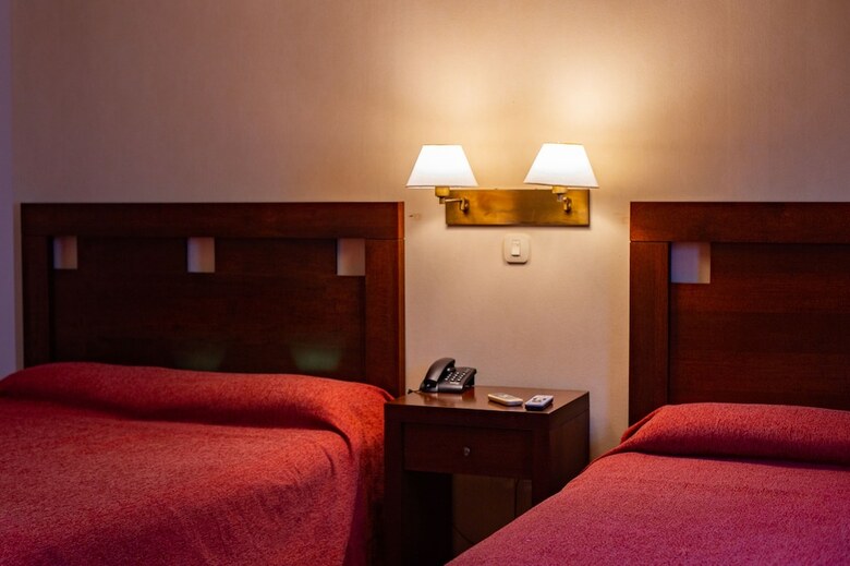 Hotel Howard Johnson By Wyndham Express Inn Ituzaingo