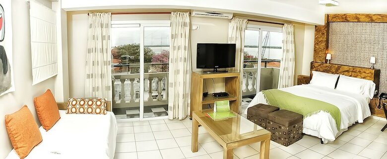 Hotel La Rozada Suites