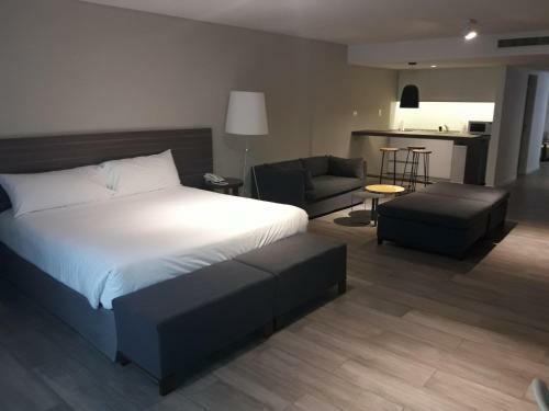 Hotel Olmos Suites