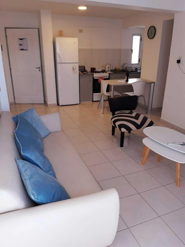 Hotel Emelsuites