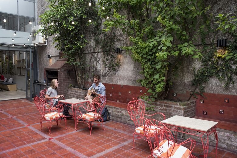 Hotel Puerto Limon Hostel