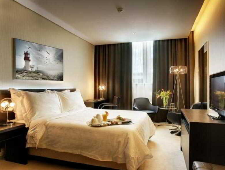 Hotel NH Bratislava Gate One