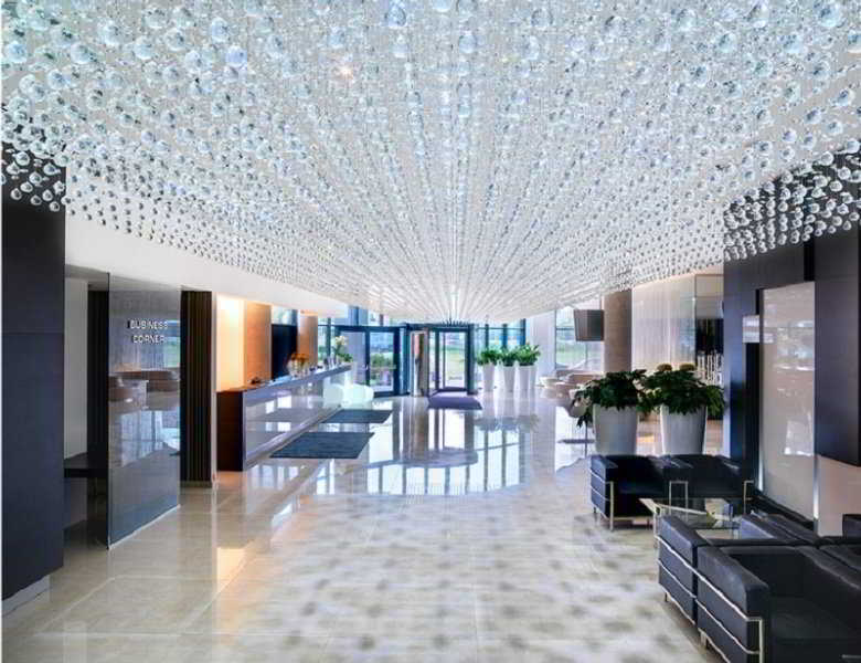 Hotel NH Bratislava Gate One