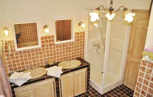 Holiday Home La Roure�