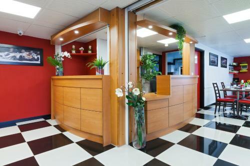 Hotel H�tel Balladins Chalons En Champagne