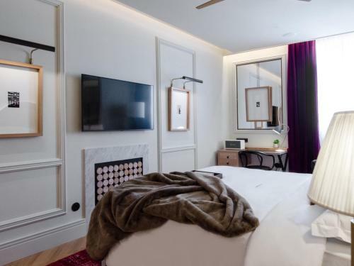 Browns Avenue Hotel