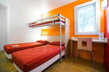 Hotel Premiere Classe Angers Sud - Les Ponts De C�