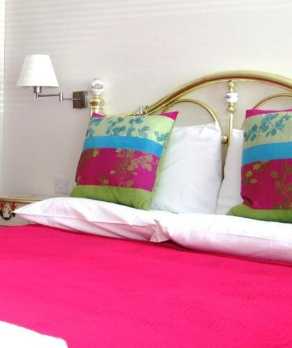 Hostal P&j Hotel