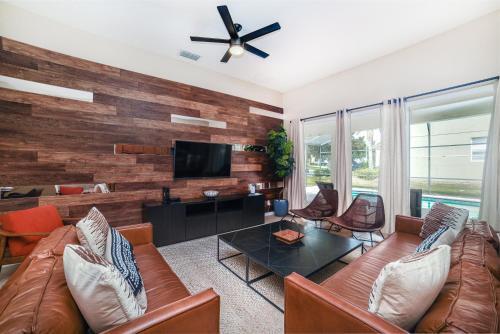 Bright 5br Villa Private Pool Spa 2 Miles To Disney