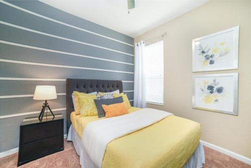 Bright 5br Villa Private Pool Spa 2 Miles To Disney