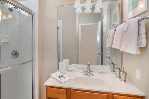 Bright 5br Villa Private Pool Spa 2 Miles To Disney