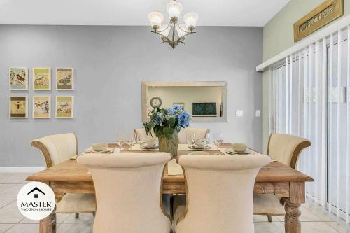 4 Bedrooms - 3 Bathrooms - Storey Lake 4827 Ct